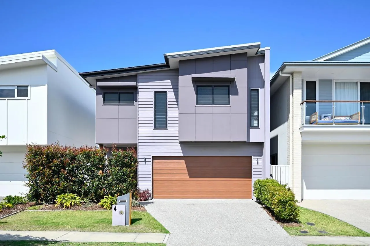 Stylish, Beachside 4 B/R Dream Home - 8 Guests Zd7 Kawana Waters Semesterbostad